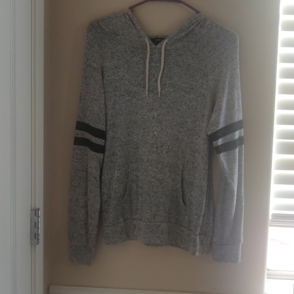 - Woman sweatshirt - Picture 1 of 2